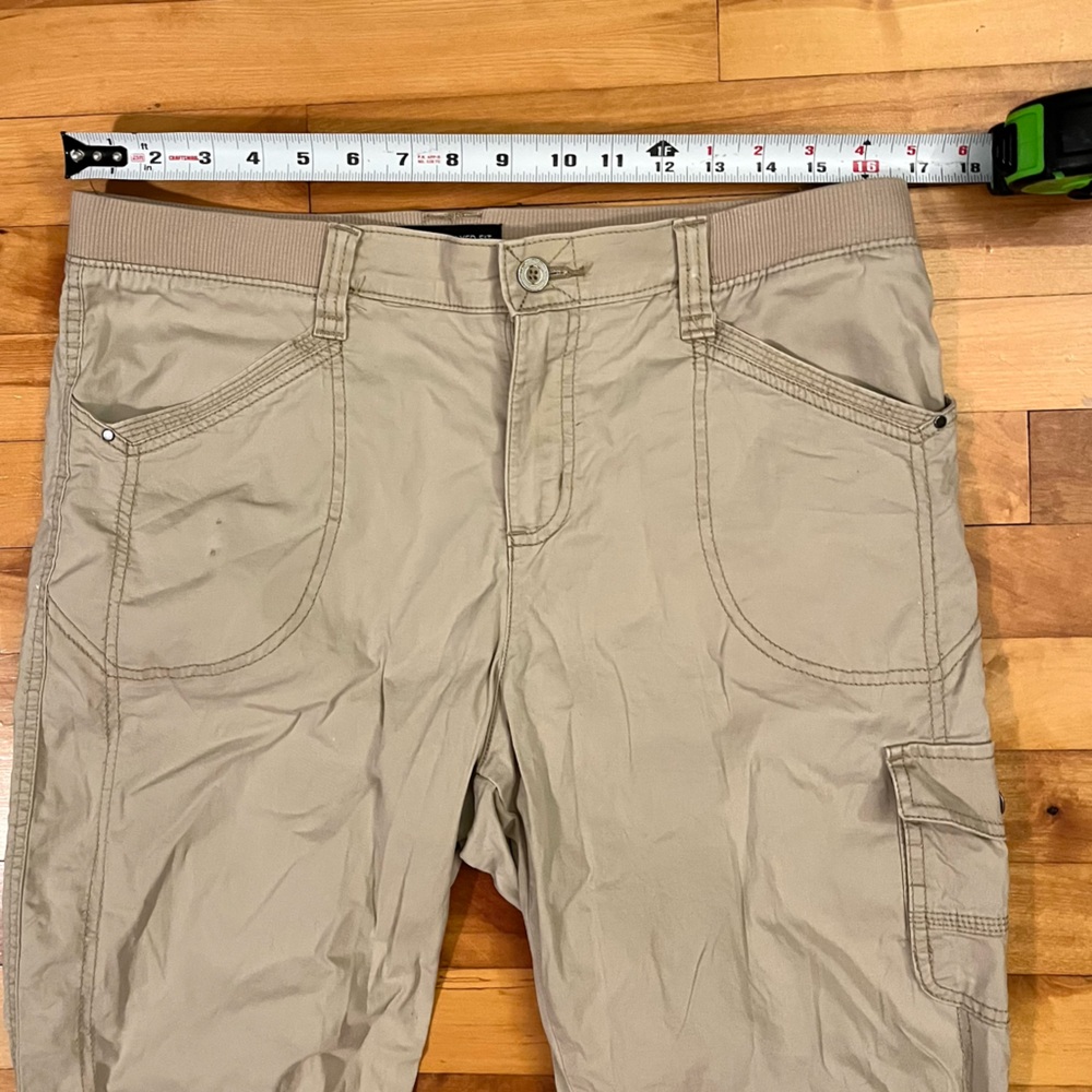 Lee relaxed fit Tan Cargo Capris 12 Medium - Picture 4 of 10